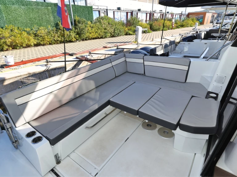 Yacht charter Pirovac - Jeanneau Merry Fisher 1095 on SamBoat