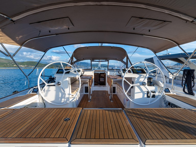 Hire Sailboat with or without skipper Bavaria Néa Péramos