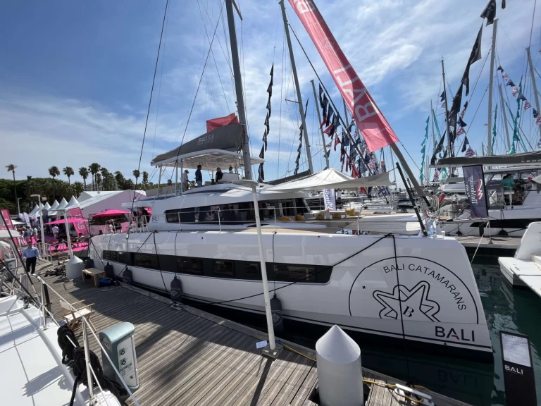 Yacht hire Nassau cheap SNAPDRAGON