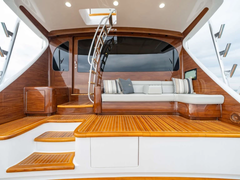 Luxury Yacht hire in Panama - Viking Yachts BOUJIE