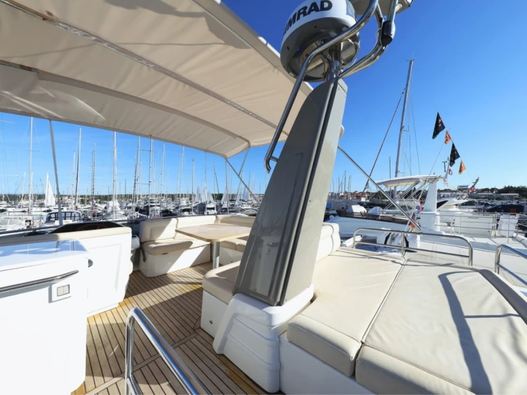 Charter a Greenline Yachts Greenline 48 Fly in Biograd na Moru on Samboat