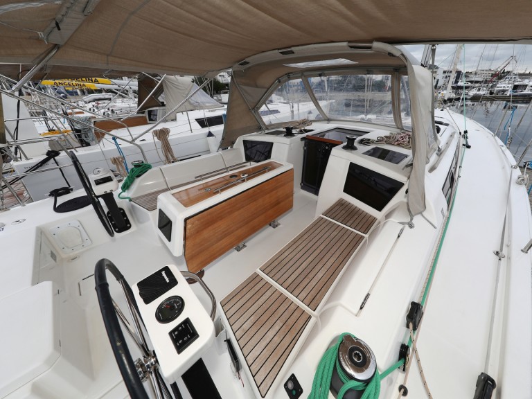 Yacht charter Trogir - Dufour Dufour 390 GL on SamBoat