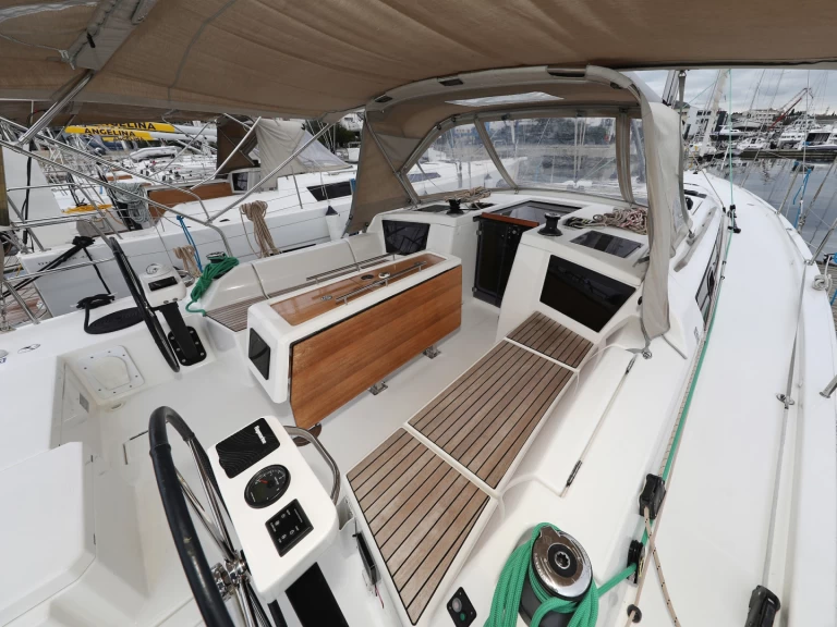 Yacht charter Trogir - Dufour Dufour 390 GL on SamBoat