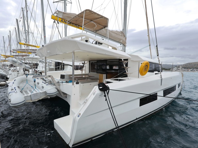 Hire Catamaran Dufour with a boat licence