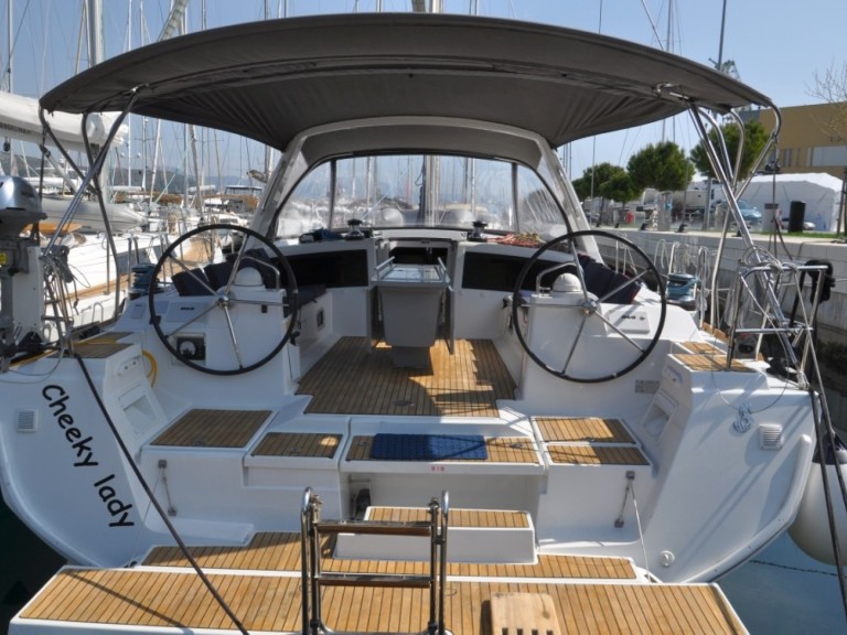 Sailboat to hire Primošten at the best price