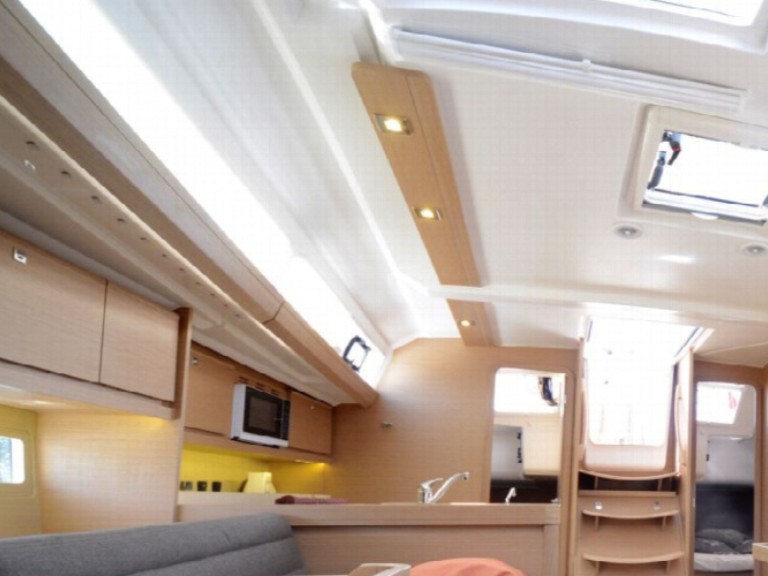 74 DUFOUR 412 charter bareboat or skippered in  Arzon