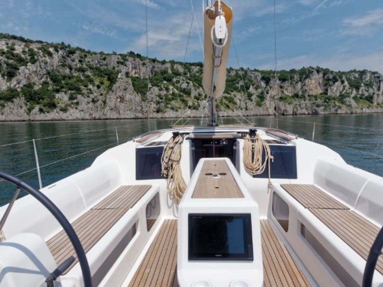 Sailboat hire in Arzon - 74 DUFOUR 412