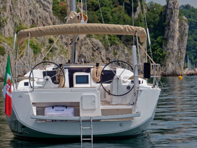 Yacht hire Arzon cheap DUFOUR 412