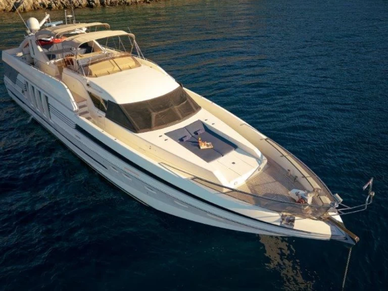 Hire Luxury Yacht Posillipo technema  with a boat licence