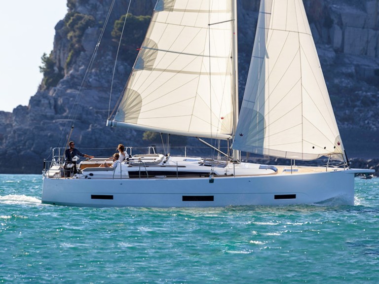Yacht charter Hyères - 3 DUFOUR 390 on SamBoat