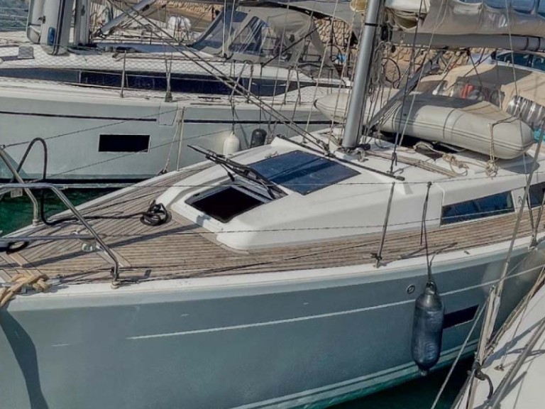 Yacht charter Hyères - Hanse Hanse 348 on SamBoat