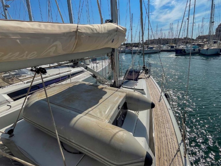 Charter a Hanse Hanse 348 in Hyères on Samboat