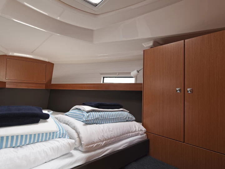 Charter a Bavaria Cruiser 37 in Dubrovnik on Samboat