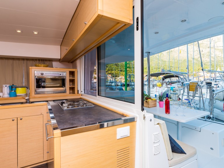 Charter a Lagoon Lagoon 400 S2 in Trogir on Samboat