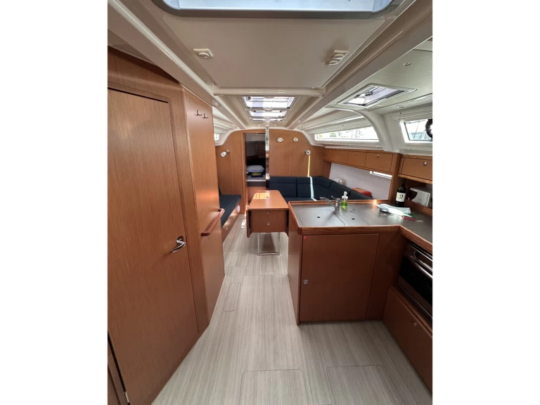 Yacht hire Trogir cheap Cruiser 37