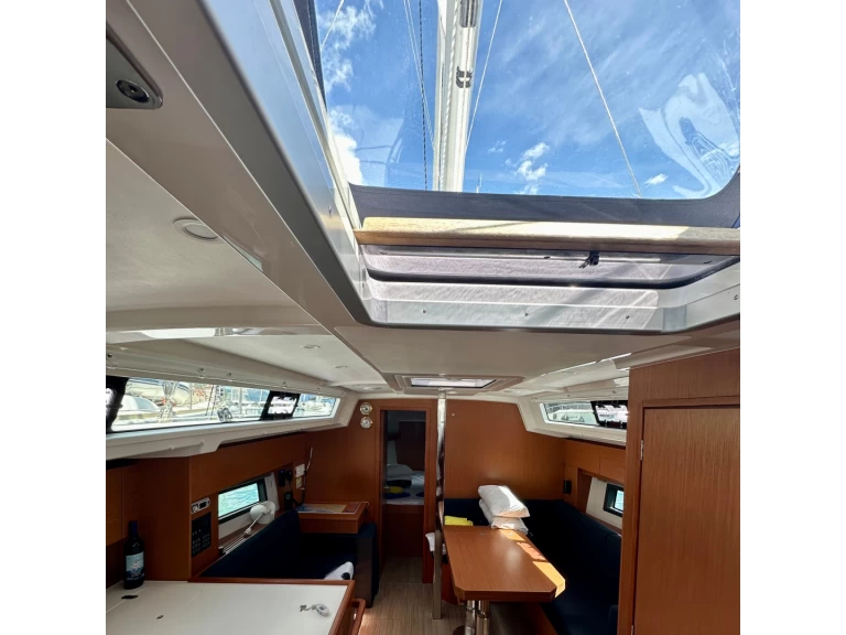Hire Sailboat with or without skipper Bavaria Trogir