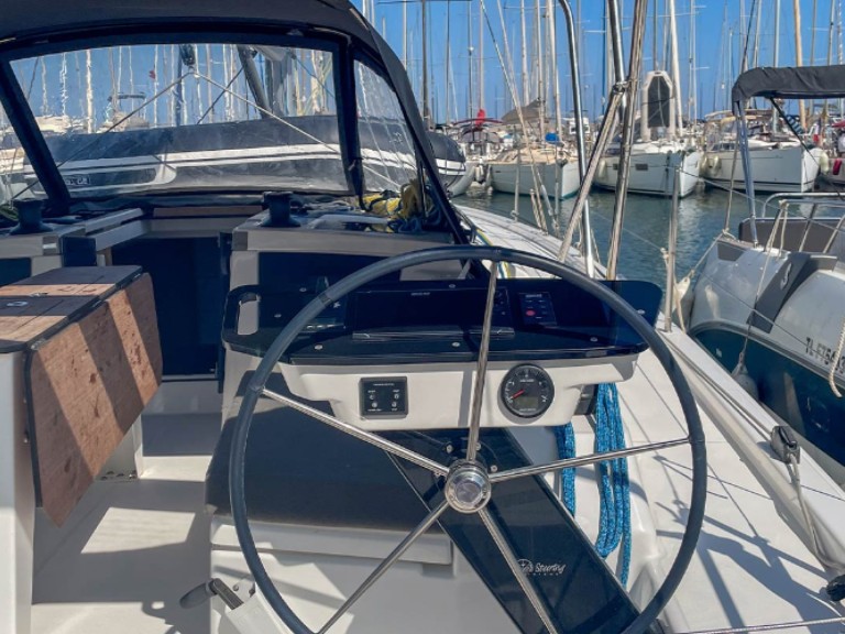 Yacht hire Hyères cheap DUFOUR 41