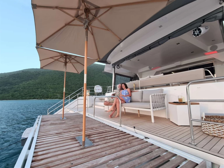 Luxury Yacht to hire Antigua at the best price