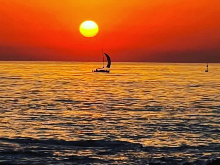 Hire Sailboat Ezcurra with a boat licence