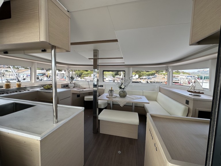 Hire a Lagoon Lagoon 46 Bas du Fort