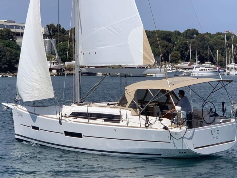 Hire a Dufour Dufour 382 Grand Large Barth