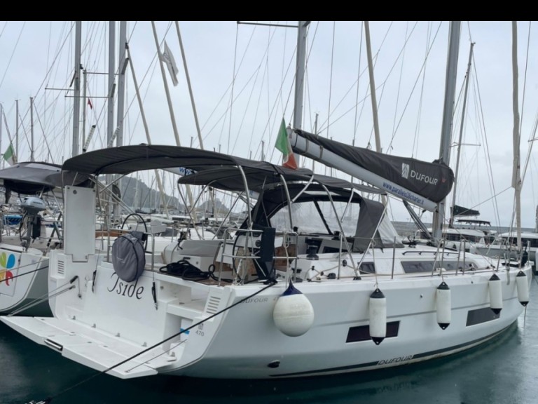 Yacht charter Capo d'Orlando - Dufour Dufour 470 on SamBoat