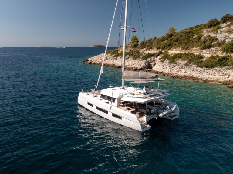 Catamaran to hire Primošten at the best price