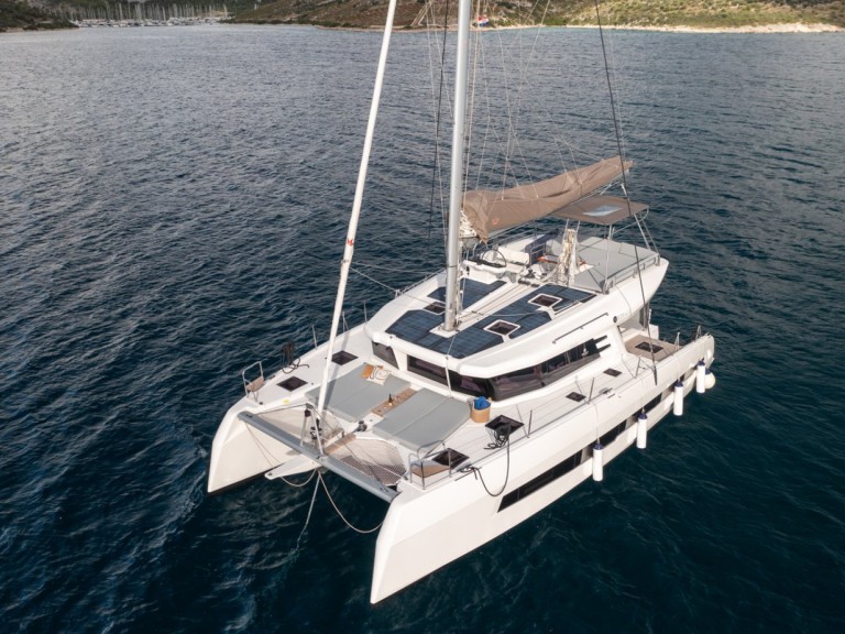 Yacht charter Primošten - Cervetti Yachts Cervetti 44 - 4 + 1 cab. on SamBoat