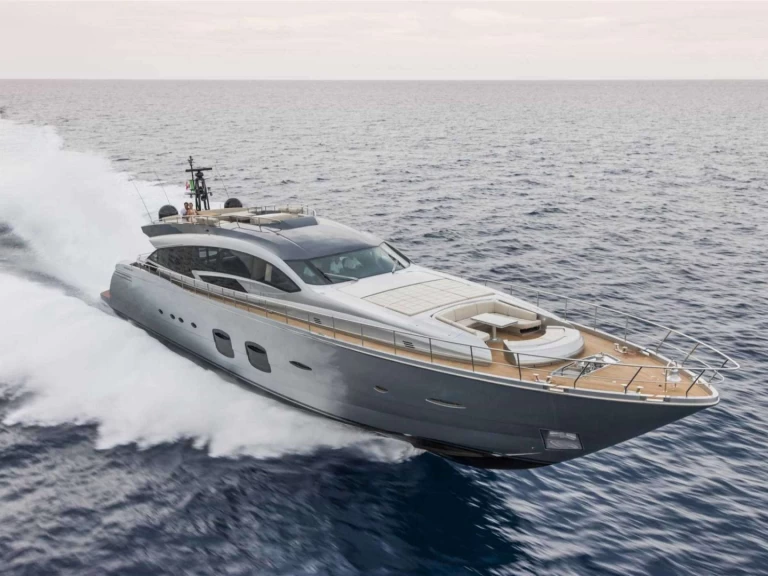 Hire Luxury Yacht with or without skipper Pershing Bahamas