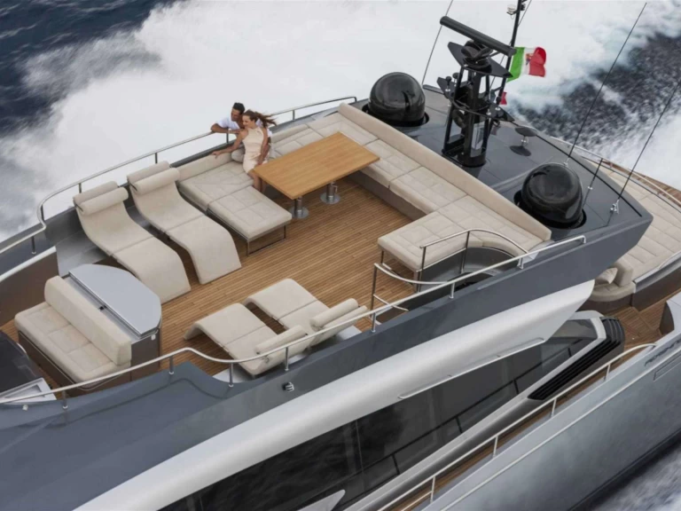 Hire a Pershing Naav Bahamas