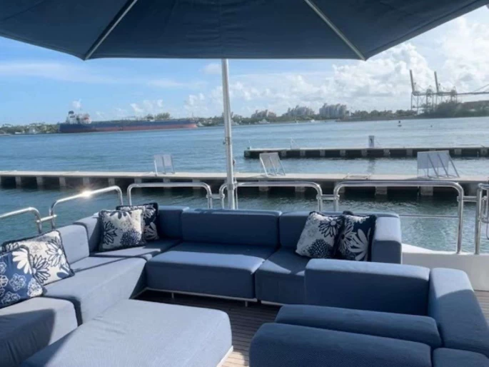 Azimut Satisfaction charter bareboat or skippered in  Bahamas