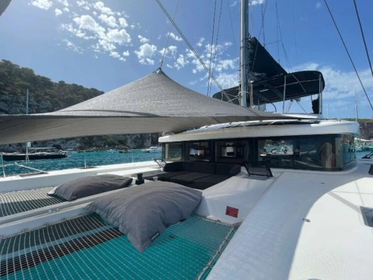 Yacht hire Nassau cheap GOA 10