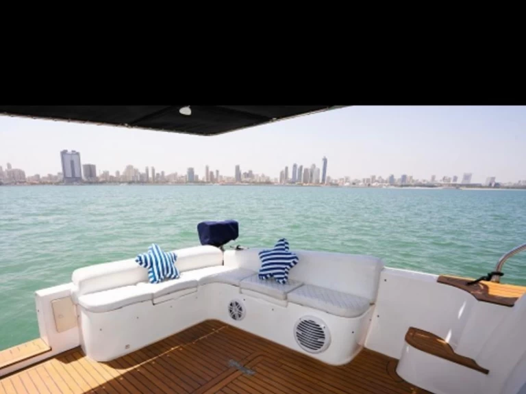 Charter a Marine Craft Yanmar in Dubai Marina on Samboat