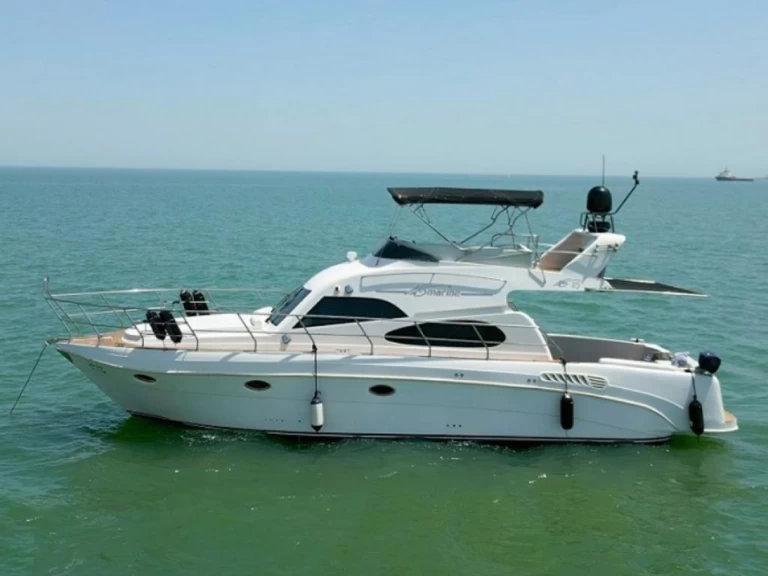 Sailboat to hire Dubai Marina at the best price
