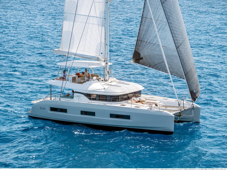 Catamaran to hire Alimos at the best price