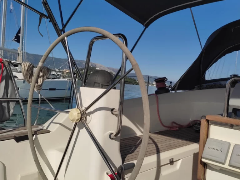Sailboat hire in Gouvia - Bavaria Cruiser 40
