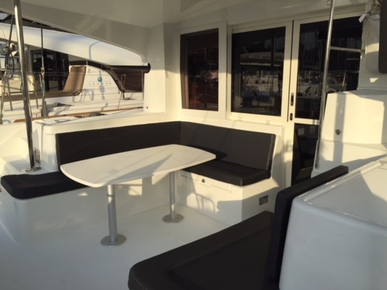 Charter a Lagoon Lagoon 40 in Alimos on Samboat