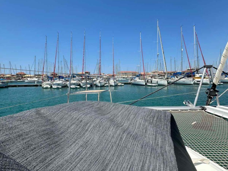 Charter a Lagoon Lagoon 46 in Lefkáda on Samboat