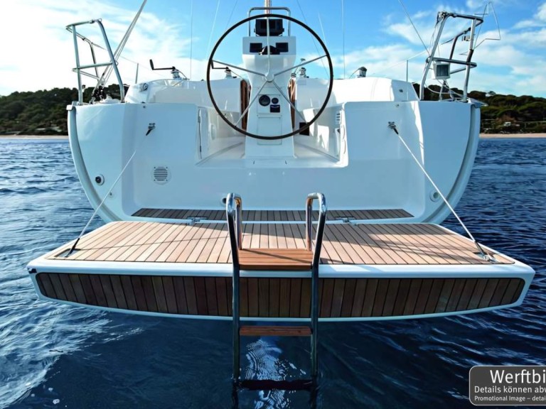 Charter a Bavaria Cruiser 32 in Heiligenhafen on Samboat