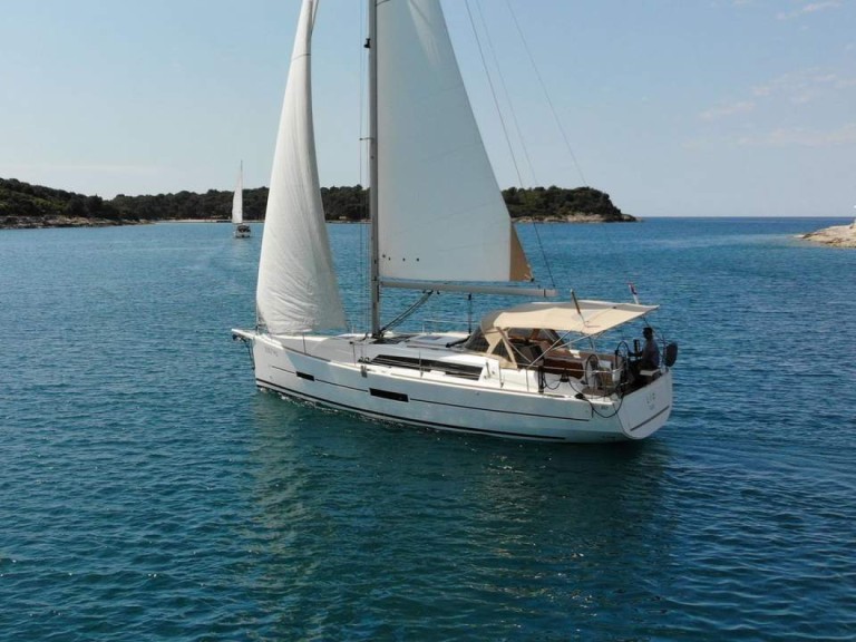 Hire Sailboat Dufour with a boat licence