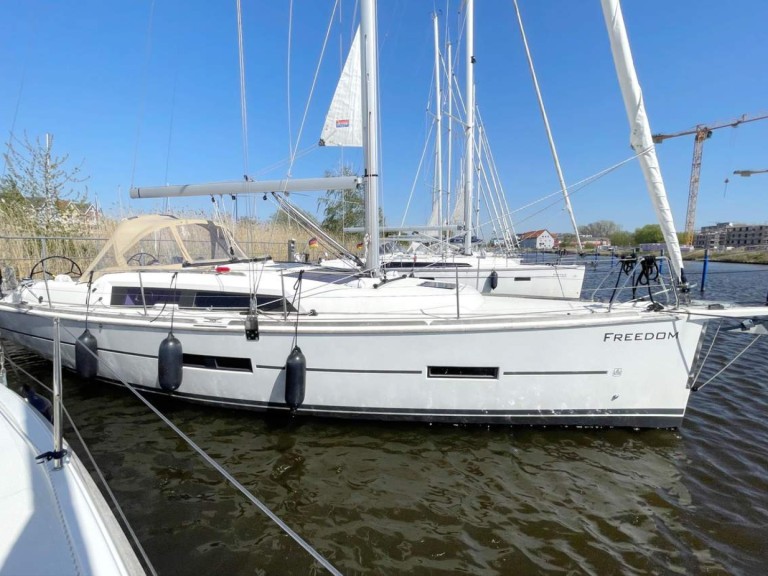 Sailboat hire in Barth - Dufour Dufour 382 Grand Large