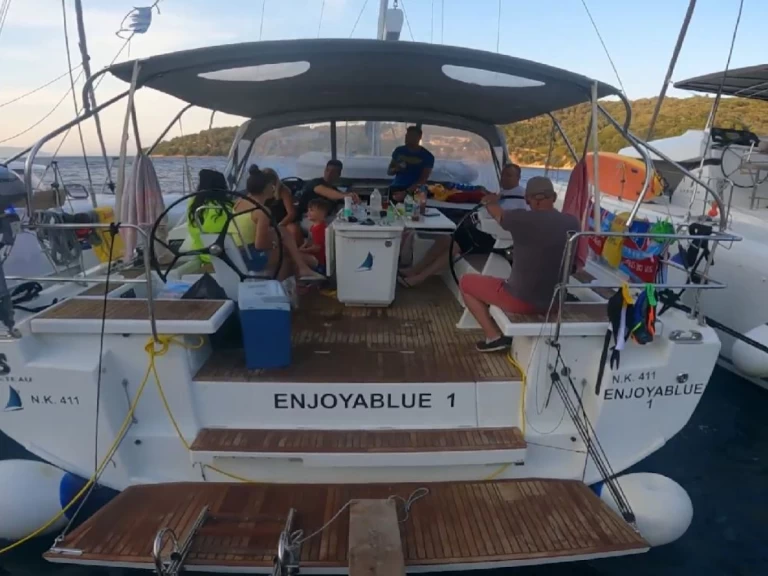 Sailboat to hire Préveza at the best price