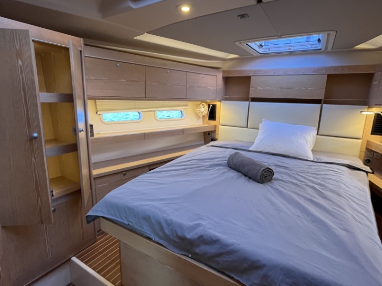 Yacht hire Pula cheap Hanse 575