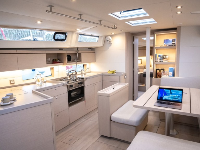 Sailboat hire in Pomer - Bénéteau Oceanis 46.1