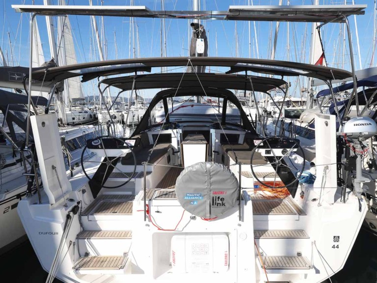 Hire Sailboat Dufour with a boat licence
