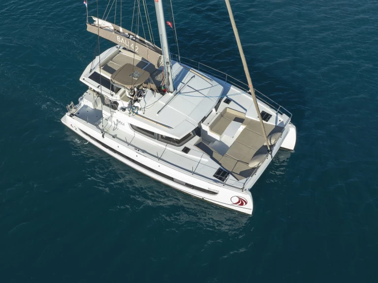 Catamaran to hire Seget Donji at the best price