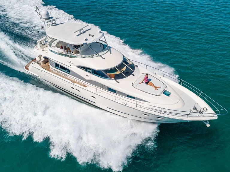 Yacht charter City of Hollywood - Fairline-Squadron MAXIMUS on SamBoat