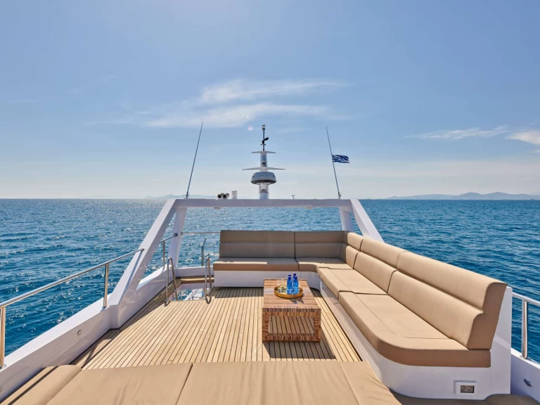Hire Luxury Yacht Turkish shipyard with a boat licence