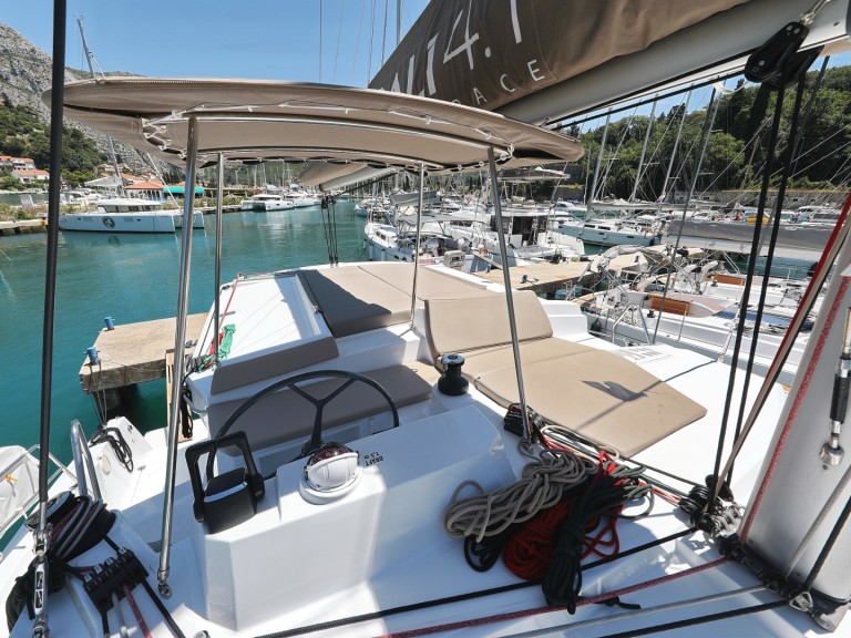 Charter a Bali Bali 4.1 in Biograd na Moru on Samboat
