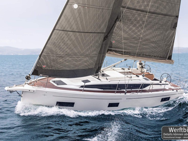 Yacht hire Pula cheap Bavaria C38